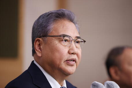 Il ministro degli Esteri sudcoreano, Park Jin © EPA