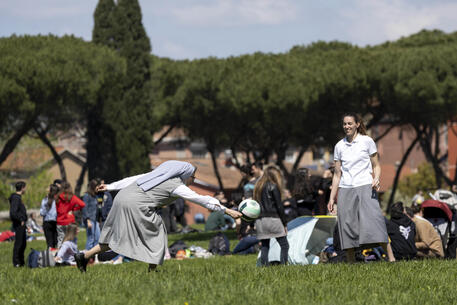 Pasquetta, gita fuori porta per 4 italiani su dieci © ANSA