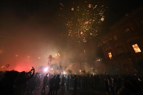 A Napoli fuochi d'artificio per festeggiare lo scudetto © ANSA