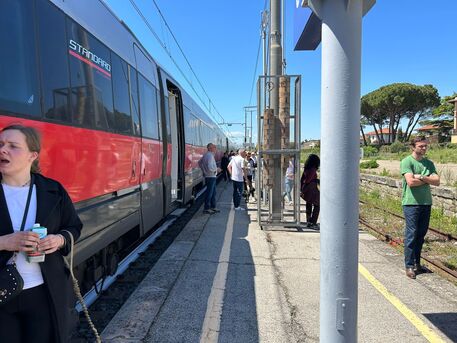 Rallentamento treni passeggeri scendono da Tav ad Arezzo