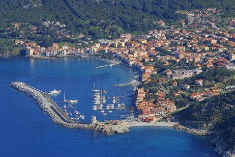 Veduta aerea di Marciana Marina sull'isola d'Elba