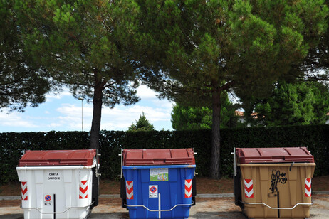 L'Ue apre un'infrazione contro Roma sulla direttiva rifiuti