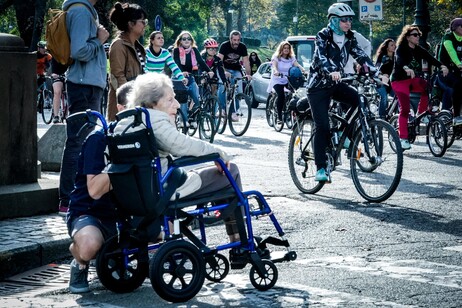 Giornate delle persone con disabilità, ad Aosta 'Biciclettata in città'