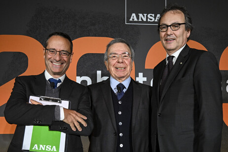 Il direttore dell'ANSA Luigi Contu, il presidente Giulio Anselmi e l'ad Stefano De Alessandri