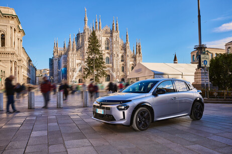 Il roadshow di Lancia Ypsilon a Milano tra storia e futuro