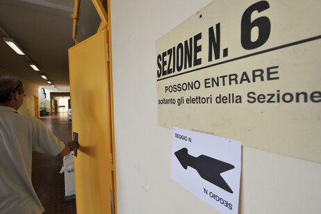 Riflettori su Avellino, unico capoluogo campano al voto