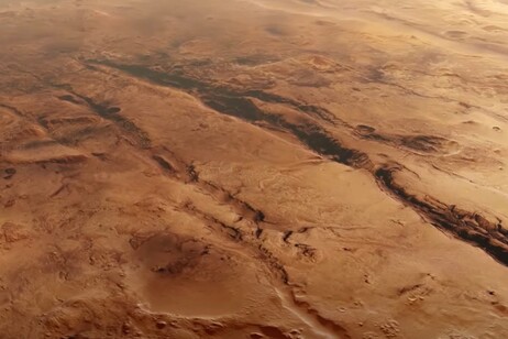 La regione di Marte dove si trovano i canyon di Nili Fossae vista dall’alto (fonte: Esa)
