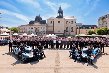 I 'Blu' dell'Alpine Endurance Team alla 24 Ore di Le Mans