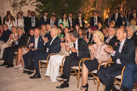 Bocelli canta per il G7, Meloni in prima fila tra Biden e Sunak