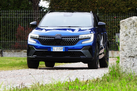 Renault Austral E-Tech Hybrid, taglia da solo consumi e CO2