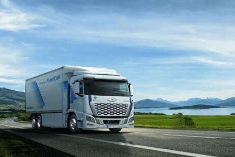 Hyundai, camion Xcient Fuel Cell: raggiunti 10 milioni di km