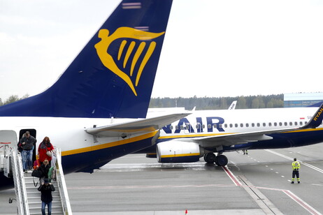 Trimestre difficile per Ryanair, utile in calo del 46%