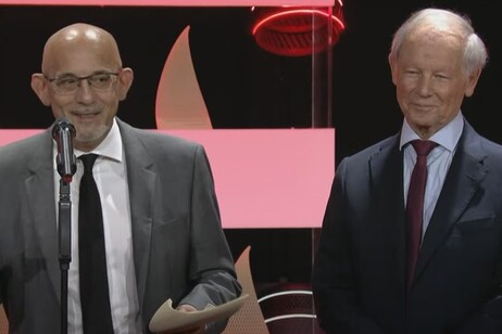 Fiorenzo Dioni e Richard Oberle ritirano il premio EPO (fonte: Epo Award)