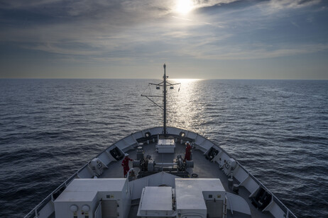 La nave Gaia Blu al momento della partenza dal podto di Civitavecchia (fonte: CNR)