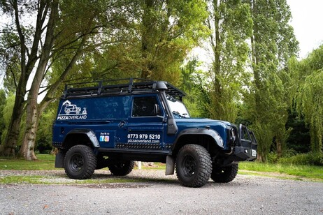 Land Rover Defender ‘Pizza Overland’