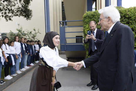 Mattarella arrivato a Cagliari per inaugurare l'anno scolastico