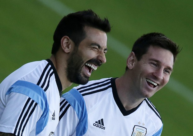 Lavezzi e Messi (foto: EPA)