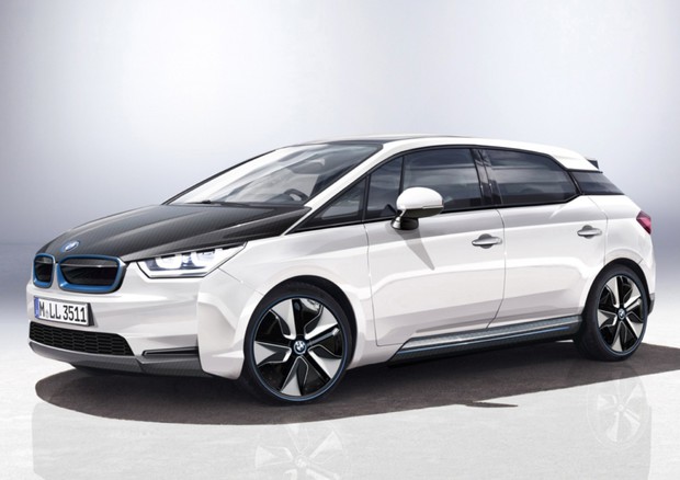 BMW i5, ecco il SUV elettrico per sfidare la Tesla Model X © ANSA