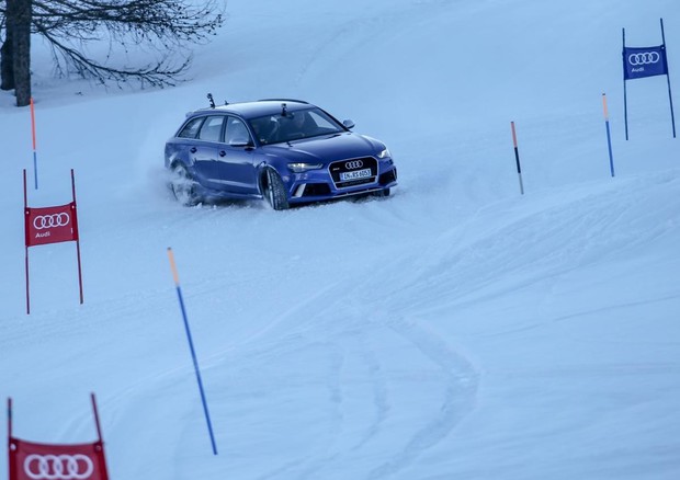 Uno slalom speciale con Audi Quattro sulla neve di Sestriere © ANSA