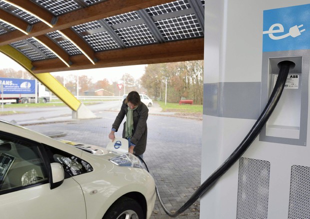 Boom auto elettriche, vendite globali +63% in III trimestre © ANSA