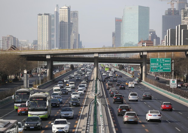 Smog: Parlamento Ue, limiti stringenti per particolato auto © ANSA