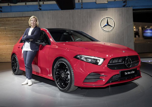 Britta Seeger,responsabile vendite e marketing Mercedes,soddisfatta record quasi 1,2 mln di immatricolazioni I semestre © Daimler Press