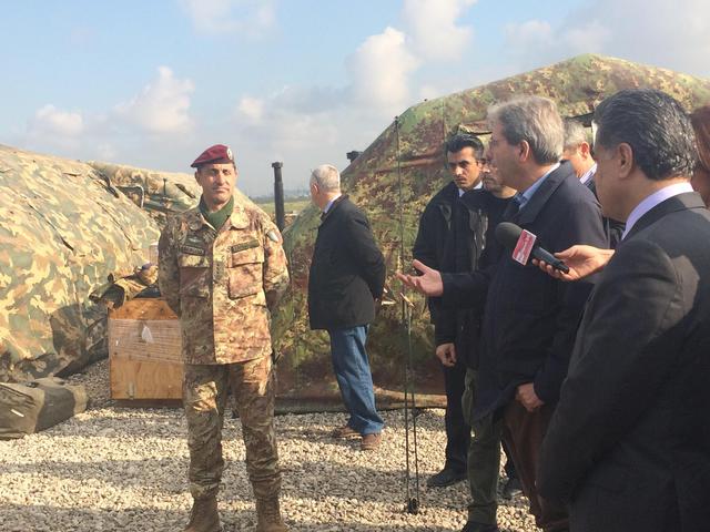 Gentiloni incontra i militari ad Erbil - Primopiano - Ansa.it