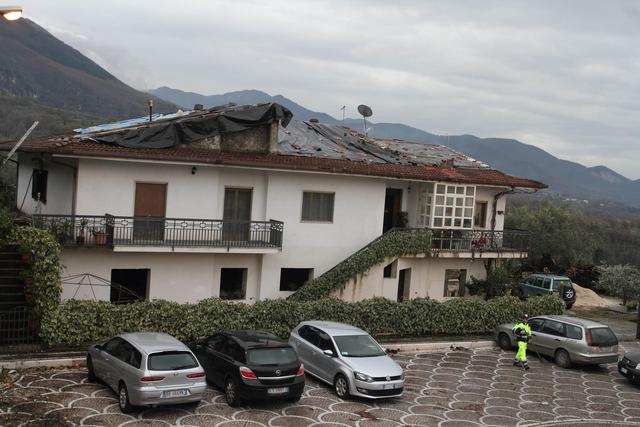 Tromba D'aria Nel Casertano, Sventrata Scuola - Campania - Ansa.it