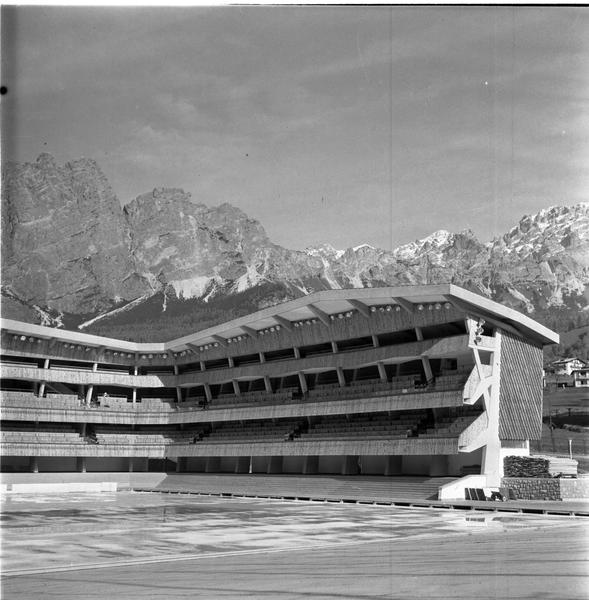 Le Olimpiadi invernali a Cortina nel 1956 - Sport - Ansa.it