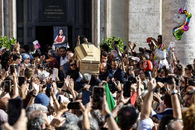 I Funerali Di Michela Murgia Nella Chiesa Degli Artisti - Primopiano ...