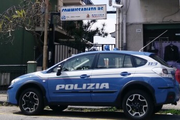 Botte E Minacce Alla Compagna Incinta Arrestato Notizie Ansa It