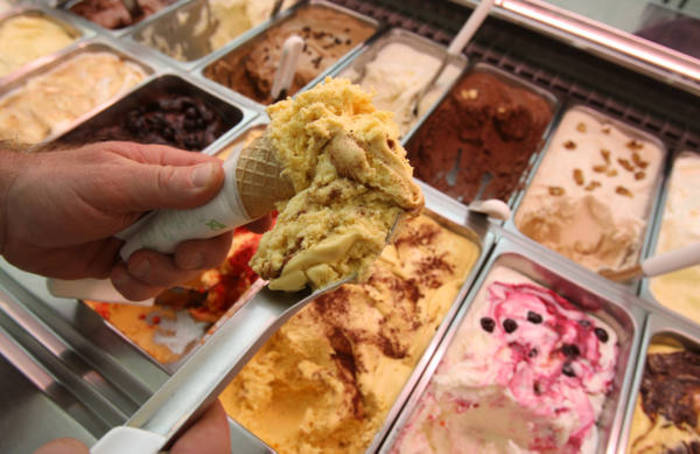 Nel paniere Istat shorts e cono gelato, esce il tampone Covid