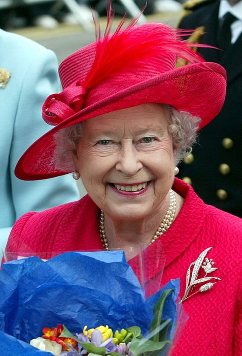 I 90 anni di Elisabetta, la regina con i cappelli - Notizie 