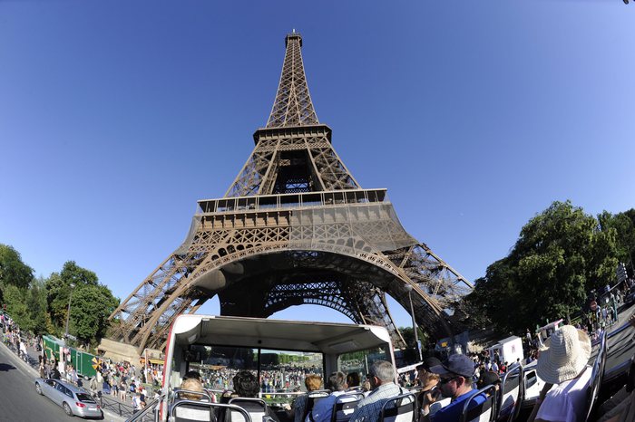 Cessato dopo tre ore l'allarme bomba alla Tour Eiffel - Ultima ora 