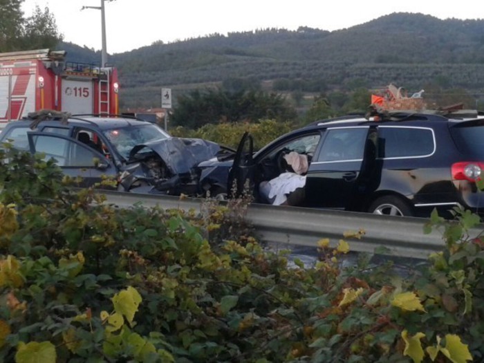 2 morti e 4 feriti in incidente Toscana ANSA.it