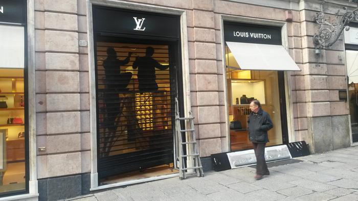 Furto da Louis Vuitton a Milano - Notizie 
