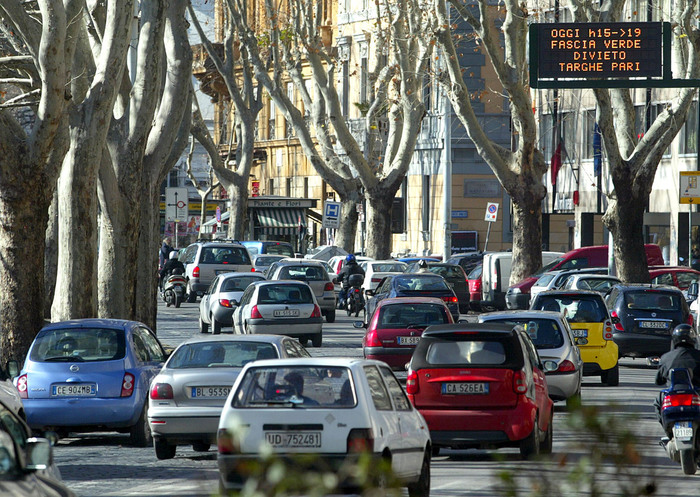 Toninelli alla portabilità della targa quando si cambia auto