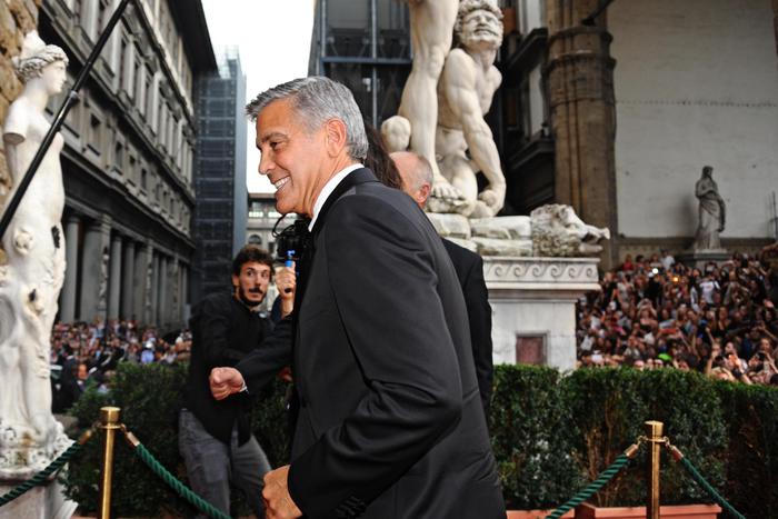Andrea Bocelli: la sua statua all'asta per beneficenza