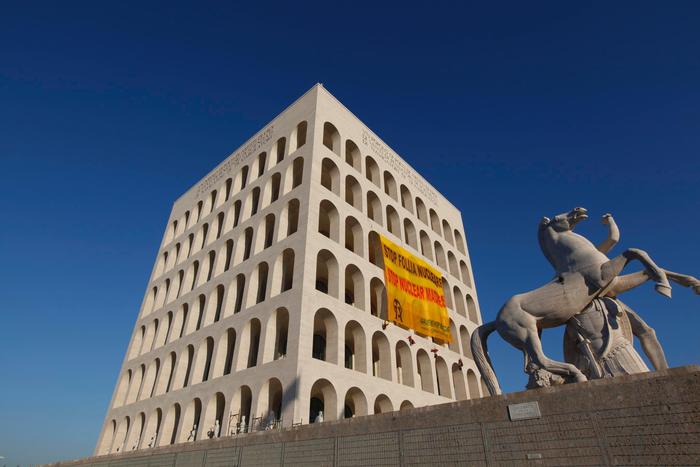 Fendi to unveil new HQ in iconic Fascist building - English - ANSA.it