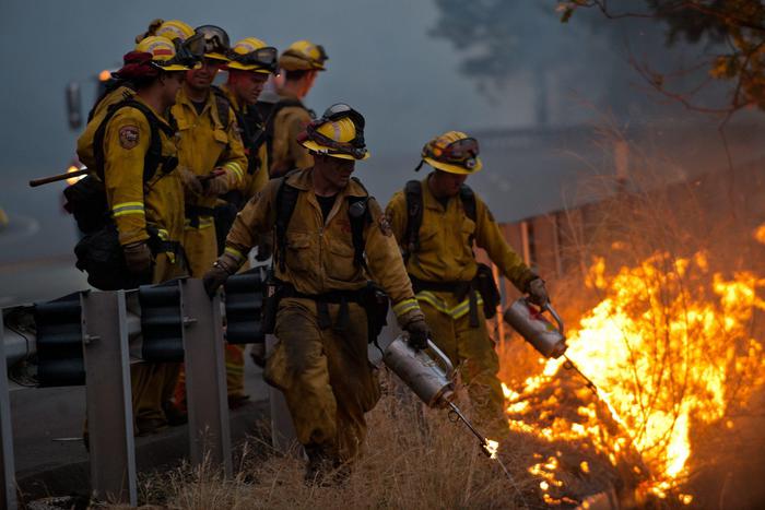 Vasti incendi in California, muore pompiere LE FOTO - Nord America 