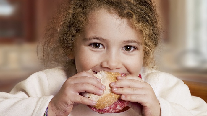 Altro che merendine, 8 bambini su 10 mangiano pane e salame - Speciali 