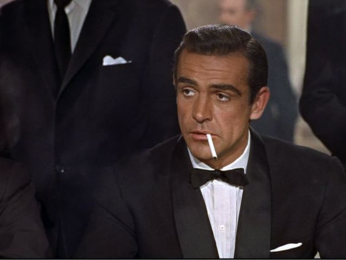 Fumo: James Bond 'ha smesso', ma troppe sigarette nei film - Stili di Vita  