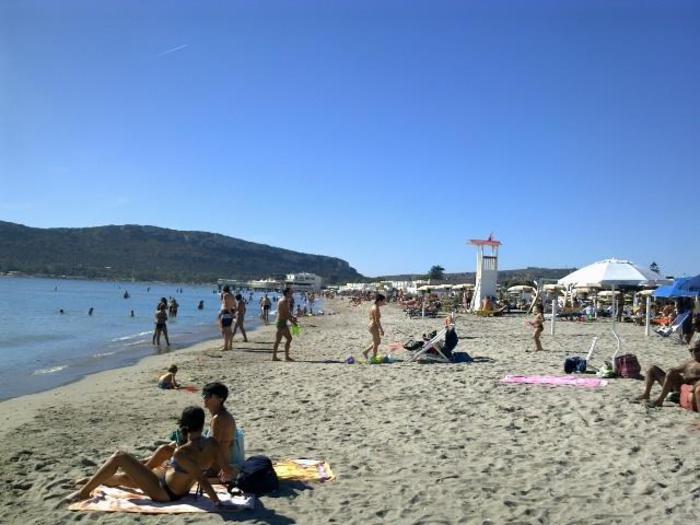 L’Italia è pronta per l’estate, voglia di sole e spiagge piene – Economia