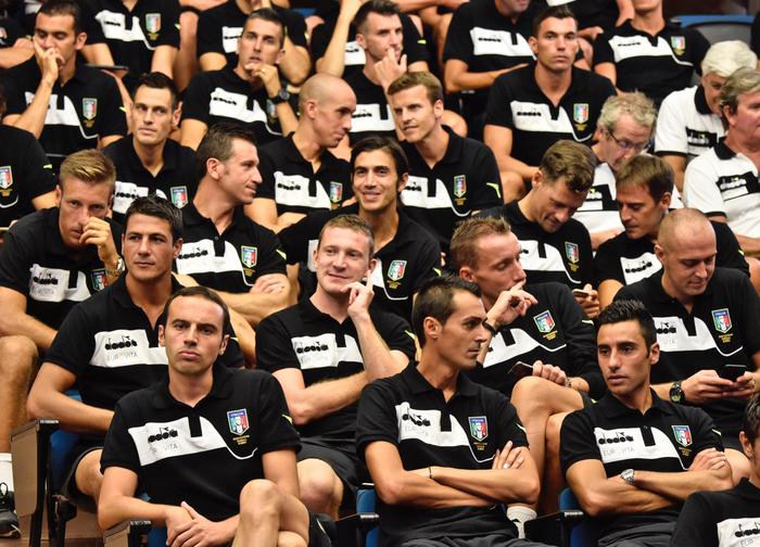 Serie A mulls making refs professionals