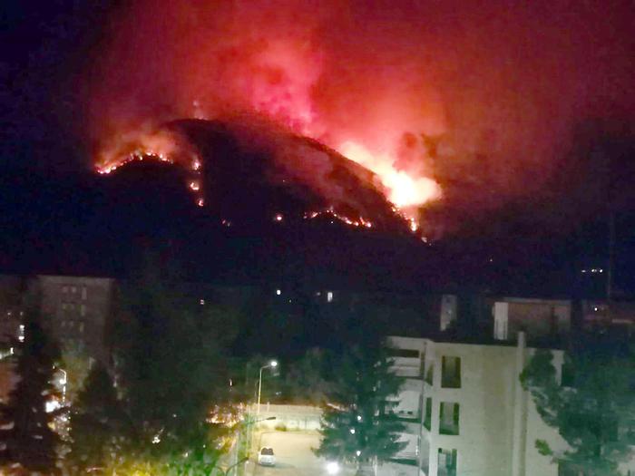 Miniciccioli causano incendio sul Monte Moro: commerciante