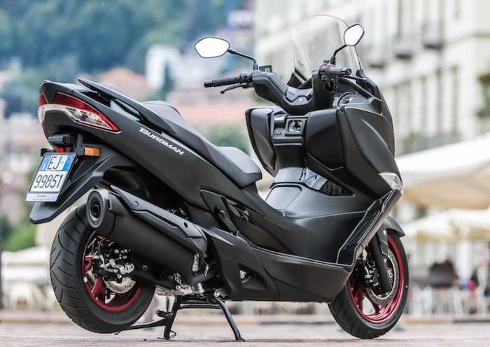 Look filante per Il maxi scooter Suzuki Burgman 400 - Due Ruote