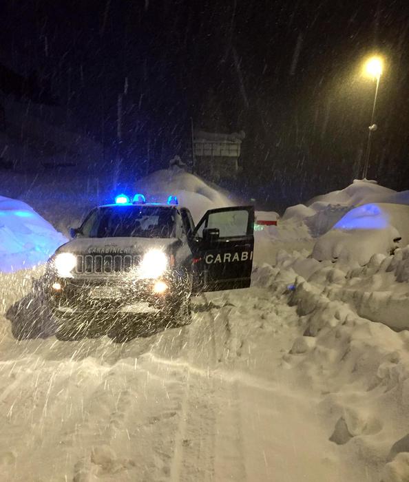 Avalanche hits Sestriere building, Olympic village evacuated TopNews