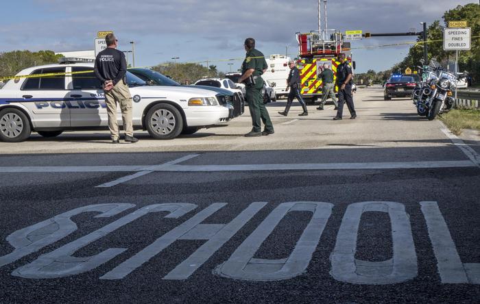 Usa: Sparatoria Scuola, Morto L'aggressore - Nord America - ANSA