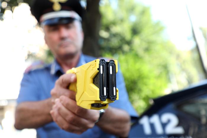 Spray al peperoncino per Carabinieri e Polizia – Libero Quotidiano