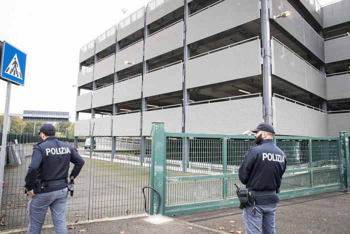 Clochard Trovato Morto Legato Con Filo Di Ferro Cronaca Ansa